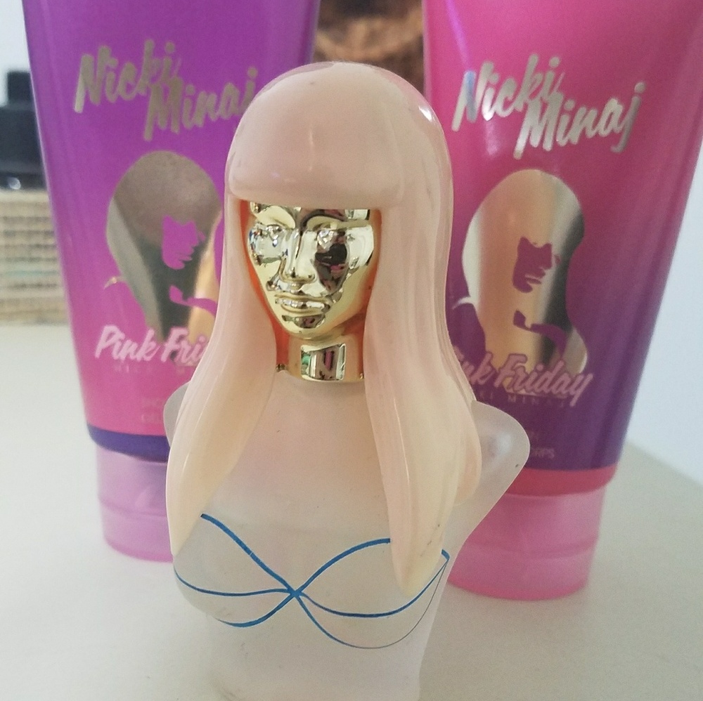 Niki Minaj perfume set